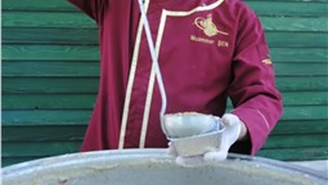 Türk Eğitim Sen, Manavgat'ta bin kase aşure dağıttı