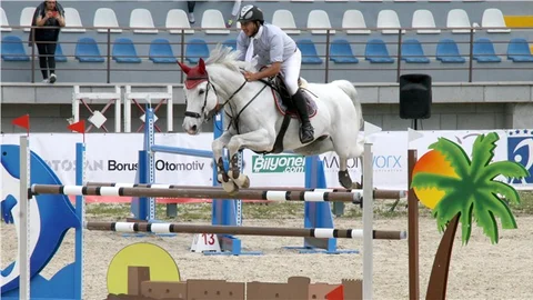 Cumhuriyet Kupası Engel Atlama Binicilik Yarışları başlıyor