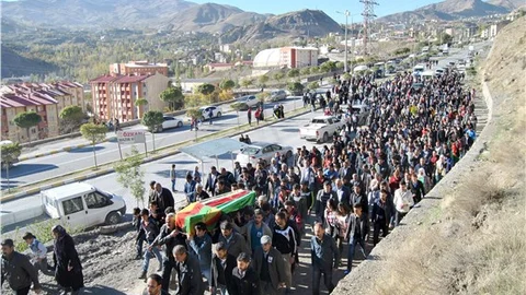 Hakkari'de çıkan olaylarda hayatını kaybeden Zeynel Kaya toprağa verildi