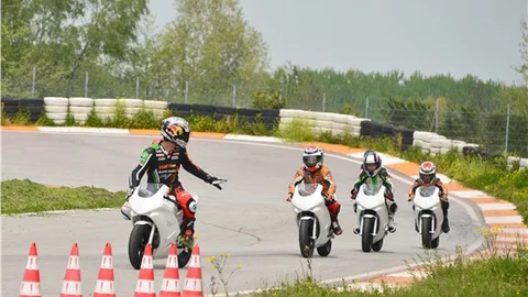 Süpermoto Şampiyonası ve Moriwaki Kupası Seçmeleri Akyazı'da