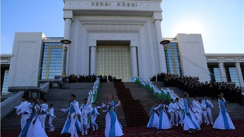 Uluslararası Türkmenistan Ticaret Fuarı açıldı