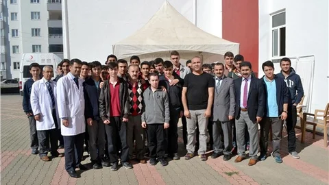 Kahramankent Fen Lisesi öğrencileri kan bağışında bulundu