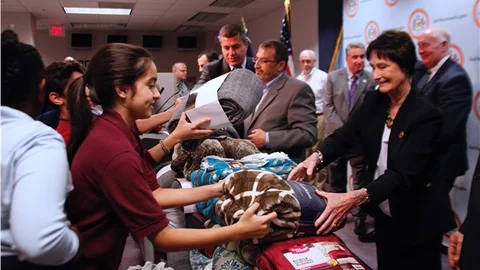 ABD’de Suriyeli mülteciler için battaniye kampanyası