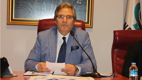 Mirza’dan Büyükşehir Belediyesine çukur tepkisi