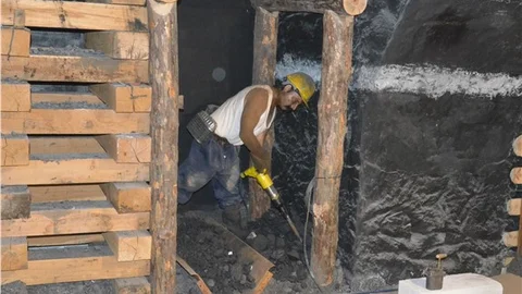 Gerçeğini aratmayan madenci heykelleri, müzede hayat bulacak