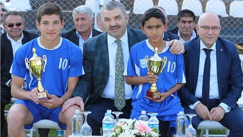 Büyükşehir Belediyesi'nden amatör sporculara malzeme desteği
