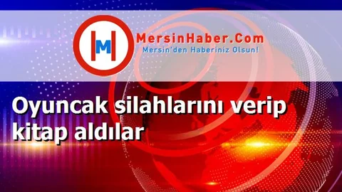 Oyuncak silahlarını verip kitap aldılar