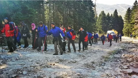 Engelliler, uzman dağcılarla Uludağ’da zirve yaptı