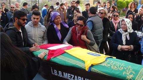Romanya'daki faciada ölen Ayberk'in cenazesi İzmir'e getirildi