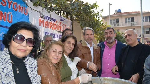 Mardinliler Suriyelilere aşure dağıttı