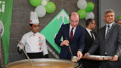 ASKİ’de bin kişiye aşure dağıtıldı