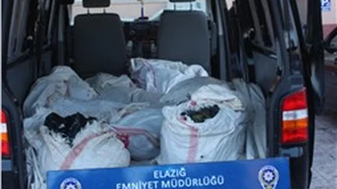 Çuvallar içinde 117 kilogram esrar ele geçirildi