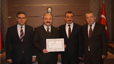 Erhan Usta mazbatasını aldı