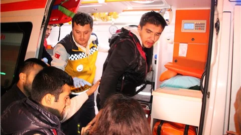 Kazayı hatırlamayan yaralı genç Başım çok kötü ağrıyor, ne vurdu bana?