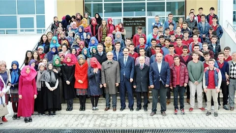Başkan Yılmaz Türkiye’nin ve kendi geleceğiniz için yabancı dil öğrenin