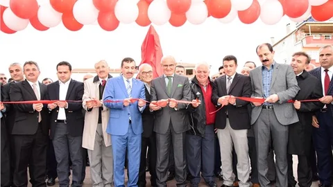 Başkan Yılmaz, Yaşar Doğu anıtının açılışını yaptı