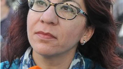 CHP Milletvekili Biçer Bu kelepçe başörtüsüne takıldı