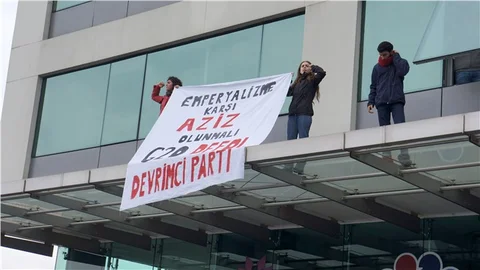 Eylemcilerden NTV binasına G20 baskını 9 gözaltı