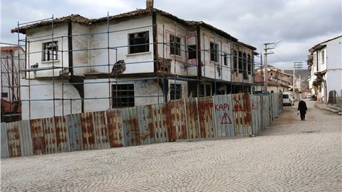 145 yıllık Sarıkadı Konağı'nın restorasyon çalışmaları başladı