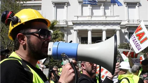 Yunan hükümetinden işçilere 'greve katılın' çağrısı