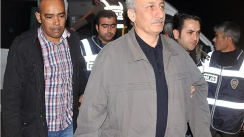 Manisa'daki operasyon Gözaltındakilere bu sefer kelepçe takılmadı