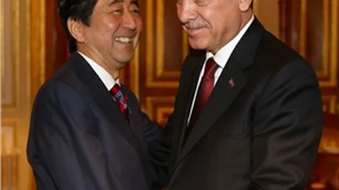 Cumhurbaşkanı Erdoğan, Japon Başbakanı ile bir araya geldi
