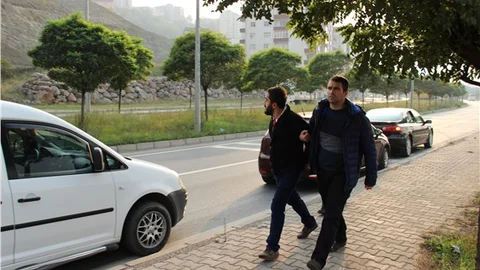 Uyuşturucu satıcısına suç üstü