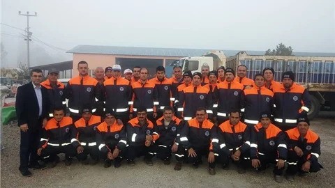 Bigadiç’te personele kışlık elbise dağıtıldı
