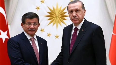 Erdoğan hükümeti kurma görevini Davutoğlu'na verdi