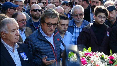 Komedyen Atilla Arcan son yolculuğuna uğurlandı