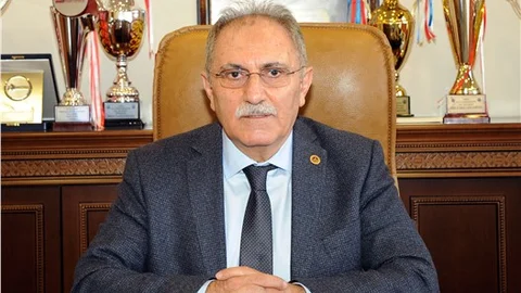 İstanbul Büyükşehir Belediyespor’da başkanlık devir teslimi yapıldı