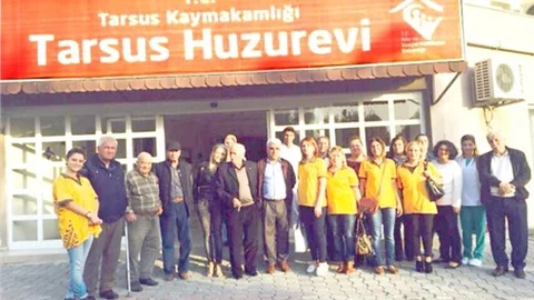Tarsus Huzurevine anlamlı  ziyaret