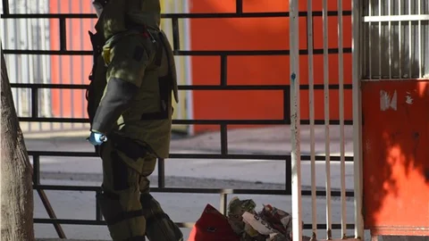 Şüpheli çantadan kağıt çıktı!