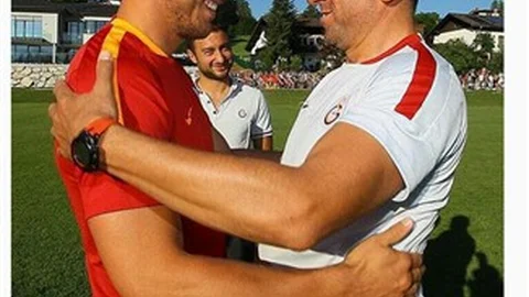 Podolski’den Hamza Hamzaoğlu’na fotoğraflı teşekkür mesajı