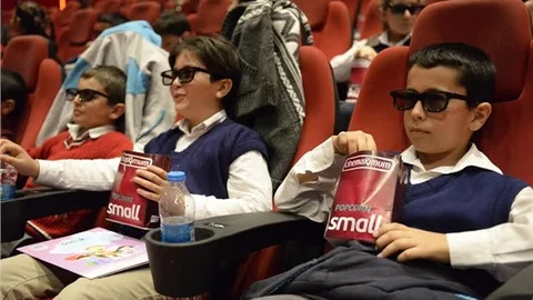   Başkan Kocamaz Çocukları Sinemayla Tanıştırdı  