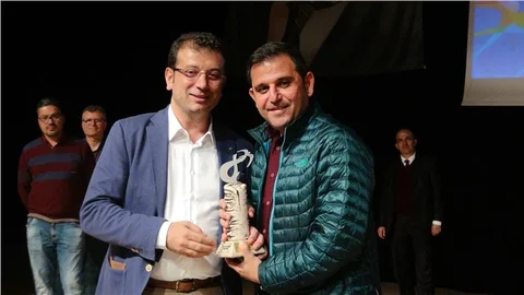Fatih Portakal Gazeteci iktidara biat etmek zorunda kalıyor