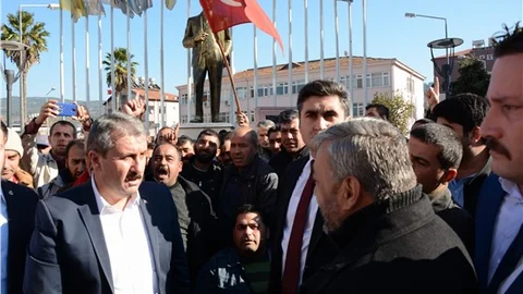 Destici Rusya, Türkmenleri bombalıyorsa benim uçaklarım ne işe yarıyor?