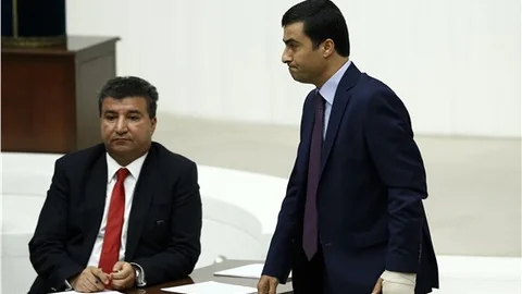 Meclis başkanlığı için ilk tur oylama başladı