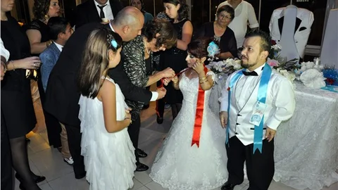 Boyları kısa ama aşkları büyük
