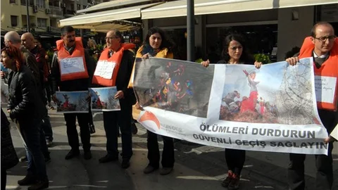 Uluslararası kamuoyuna sınırları açma, mülteci ölümlerini durdurma çağrısı