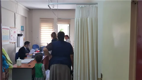 Öğretmenler Günü'nde aldıkları pastadan 12 öğrenci zehirlendi iddiası