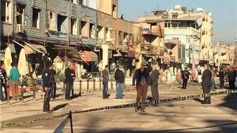 Adana'da Polis Merkezine Bombalı Saldırı 