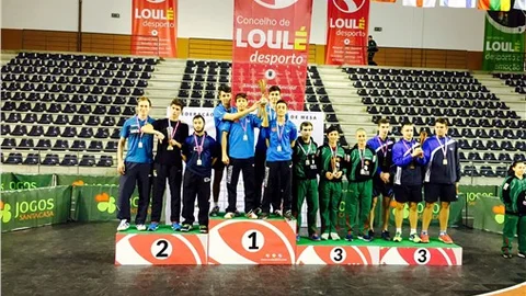 Burçlu öğrenciler masa tenisinde dünya şampiyonu oldu