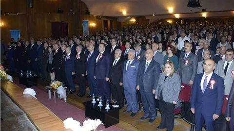 Mersin’de Öğretmenler Günü Kutlandı