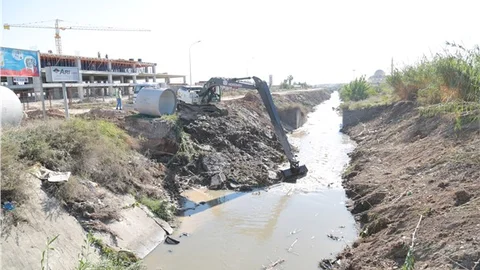 Adana’da drenaj kanalları temizleniyor