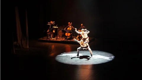 Halk oyunu ile 'breakdance' aynı sahnede buluştu