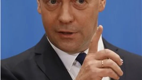 Medvedev'in iddiası Bazı Türk yetkililer, IŞİD'in petrolünden çıkar sağlıyor