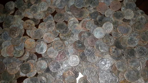 Denizli'de bin 480 adet tarihî sikke ele geçirildi