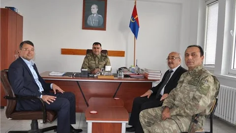 Başkan Turgut'tan Komando Bölüğüne Ziyaret