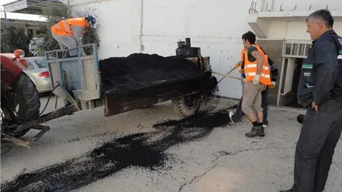 Belediyeden Sanayi Sitesine Yol Bakım Çalışması